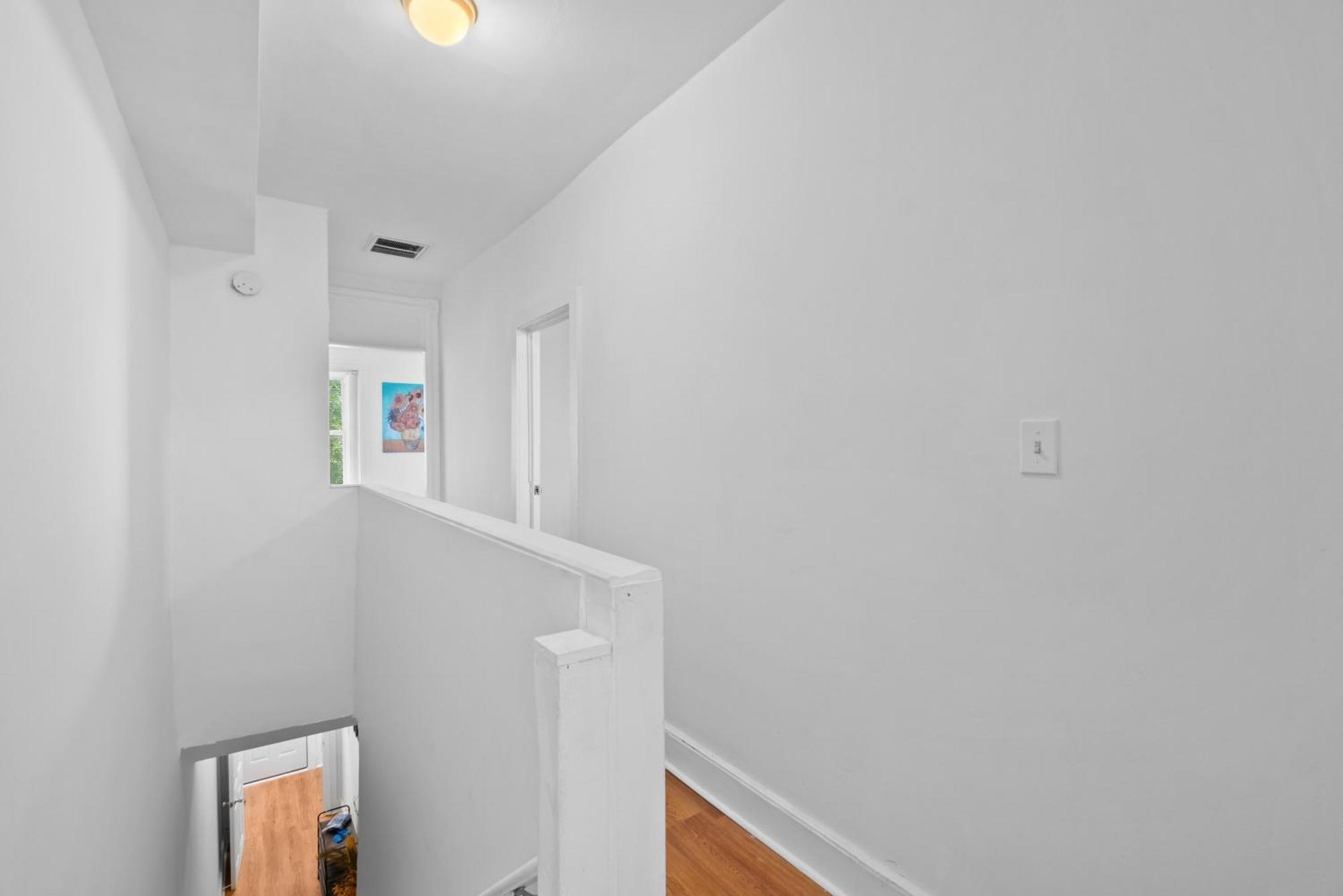 Apartment Close To Howard , Unit #2 Washington