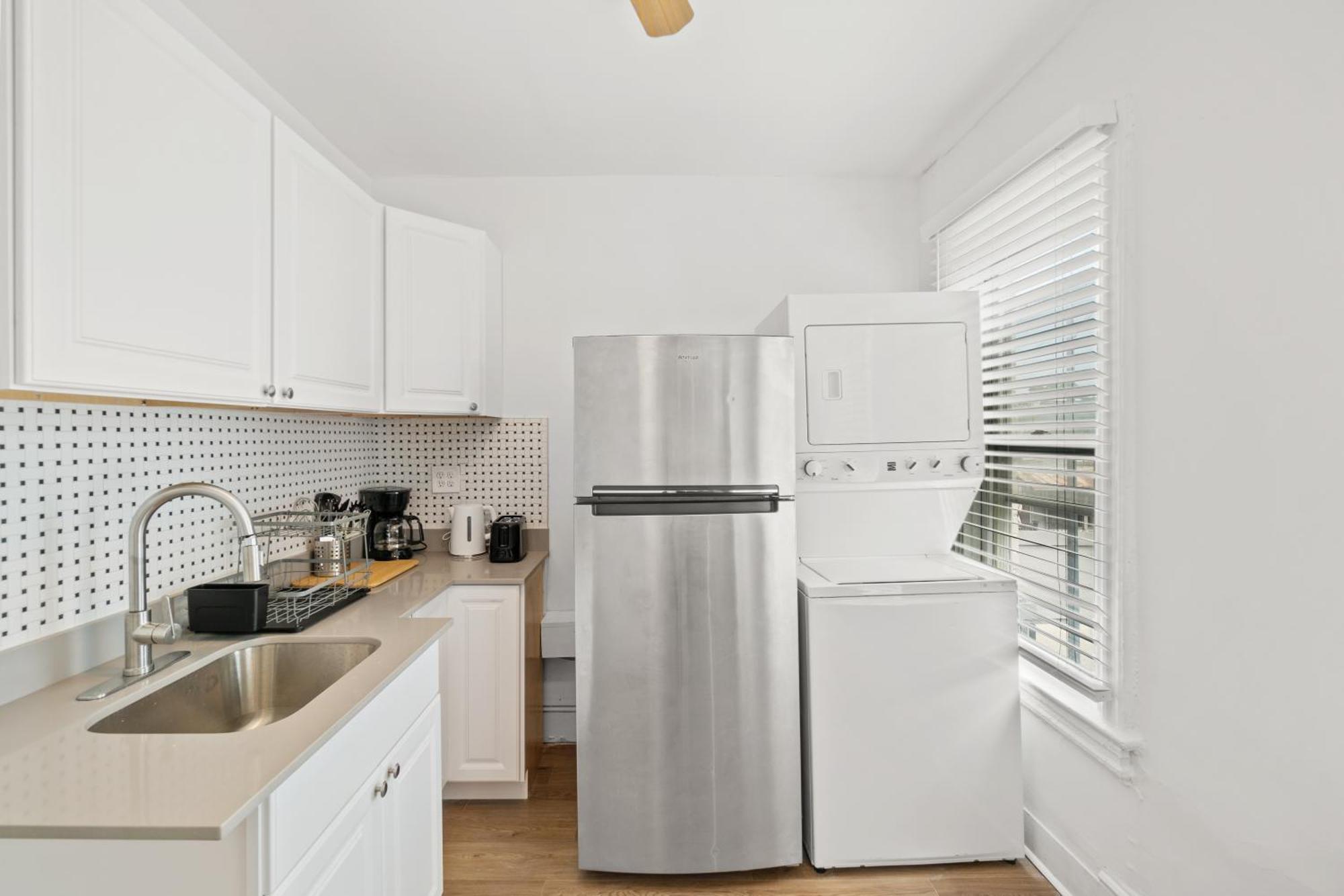 Apartment Close To Howard , Unit #2 *