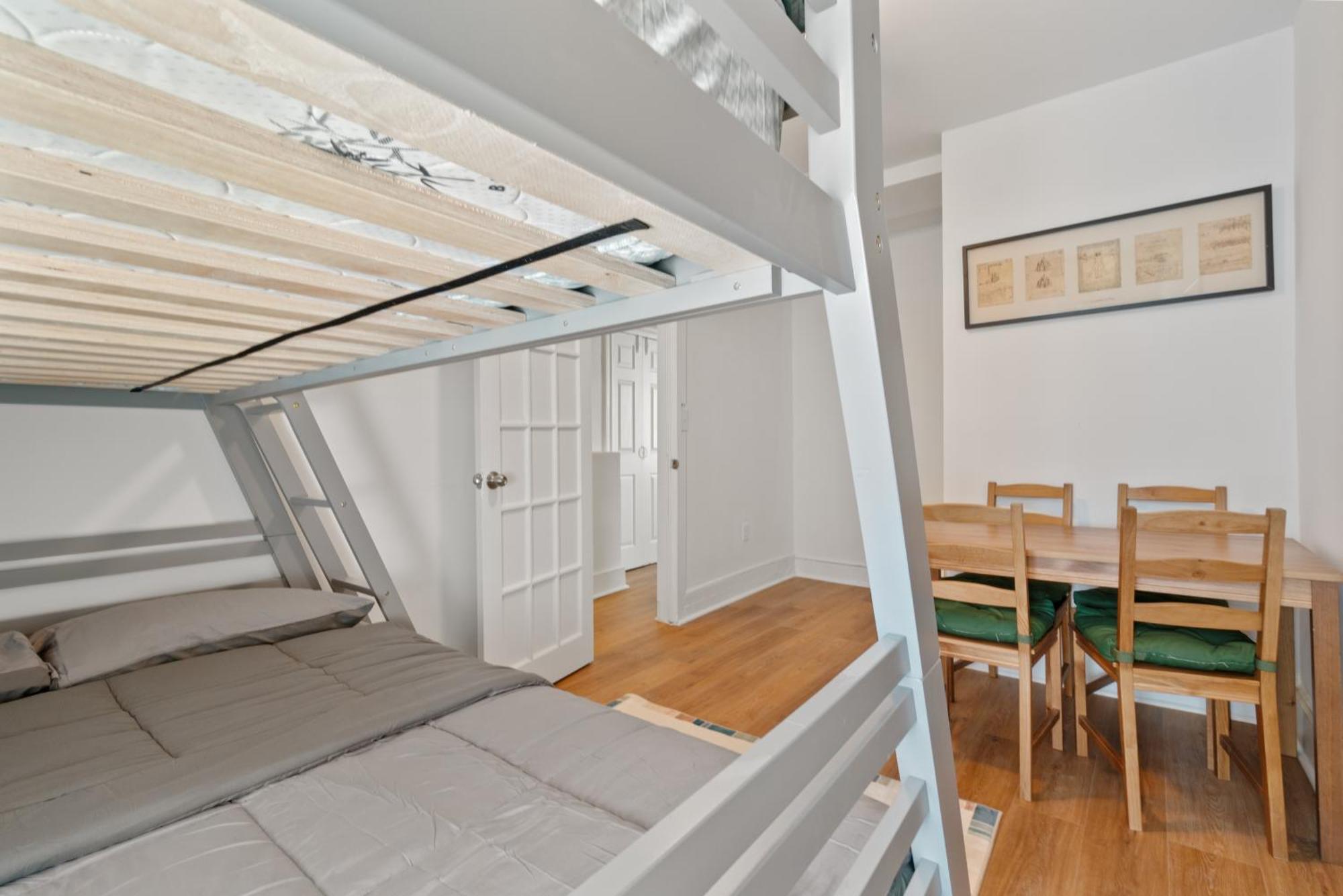 Close To Howard , Unit #2 Apartment