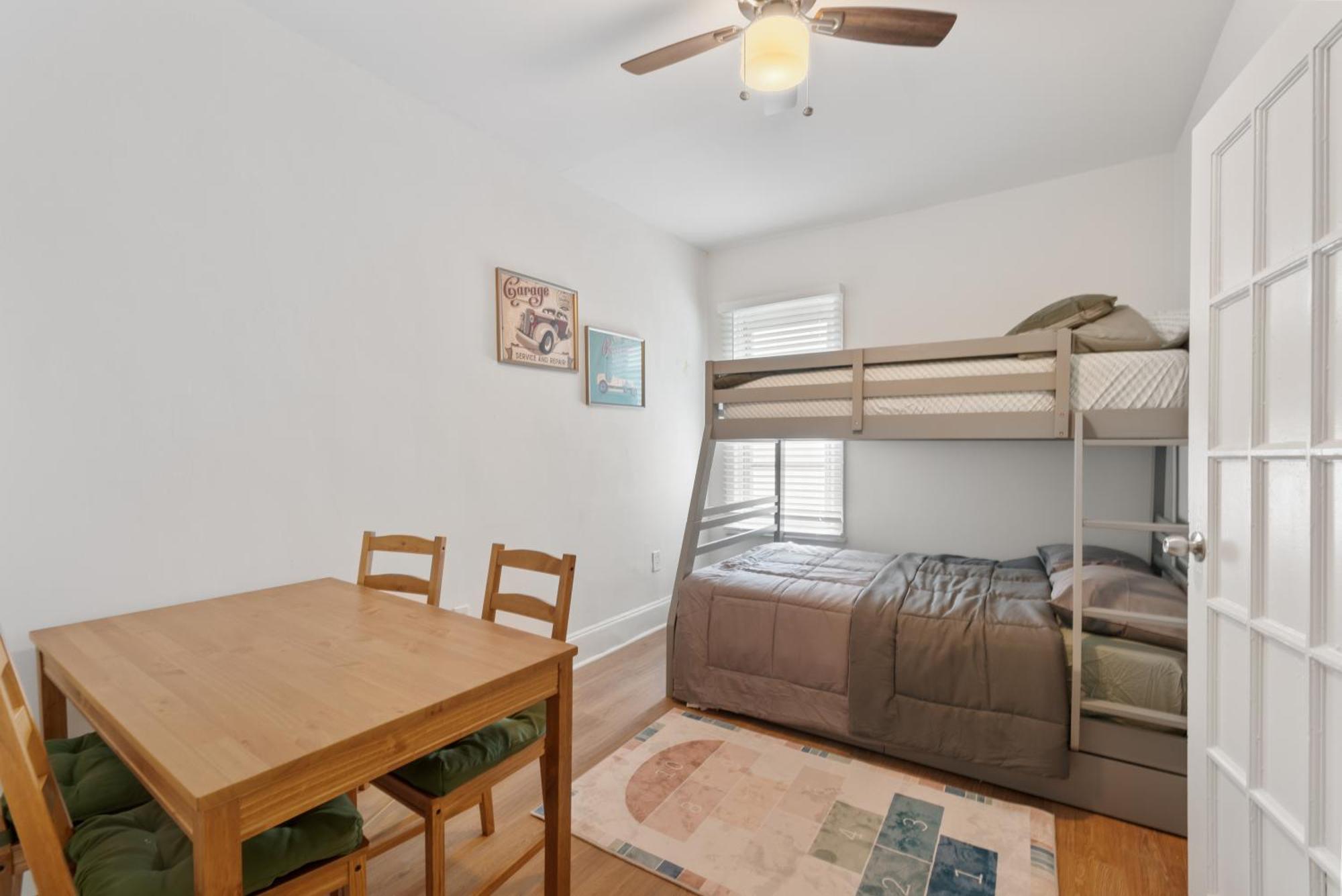 Apartment Close To Howard , Unit #2