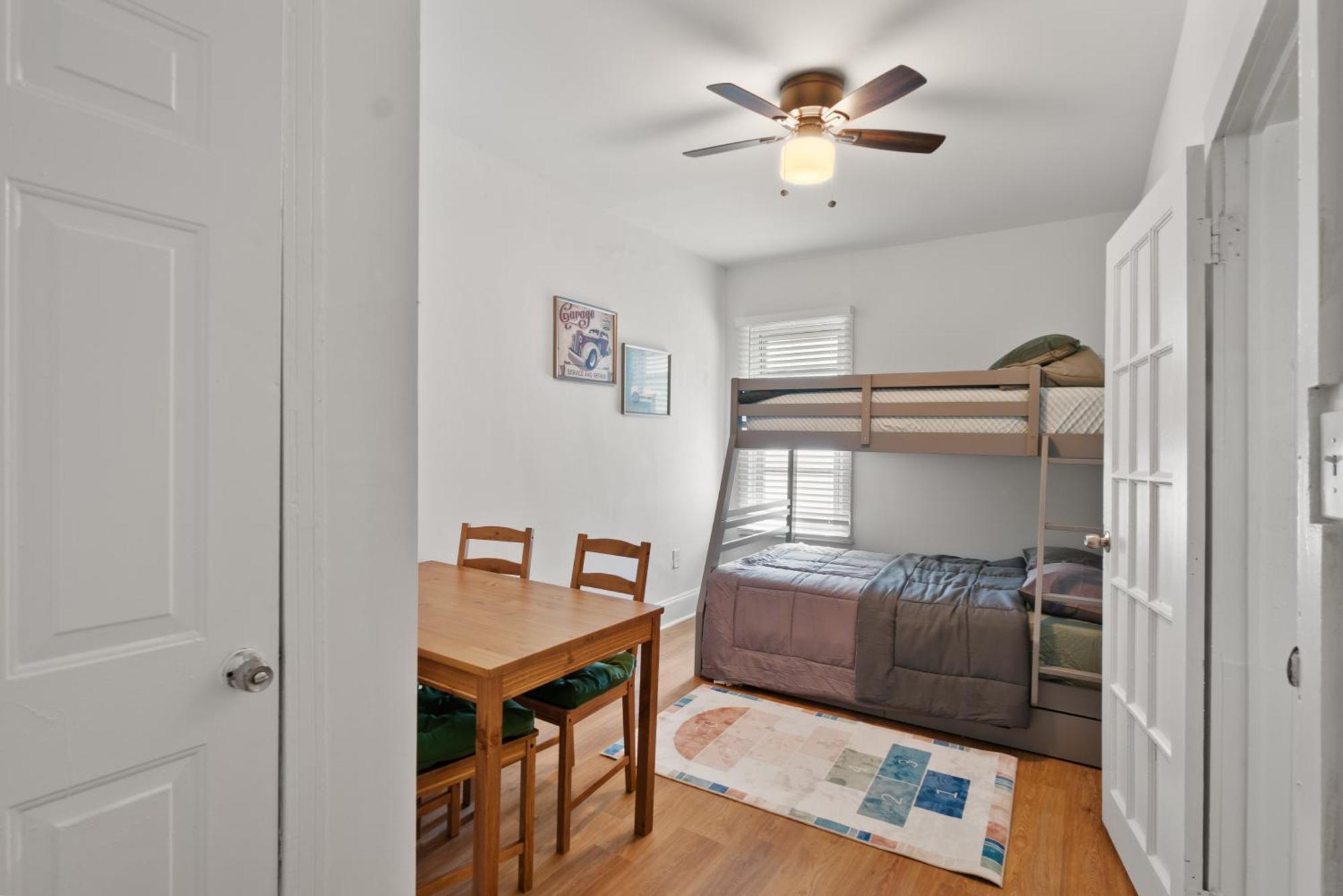 Close To Howard , Unit #2 Apartment Washington